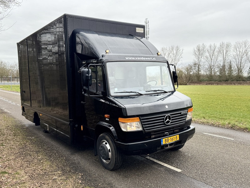 Mercedes-Benz vario 814 D - Dobozos felépítményű teherautó: 5 kép. Mercedes-Benz vario 814 D - Dobozos felépítményű teherautó: 5 kép.
