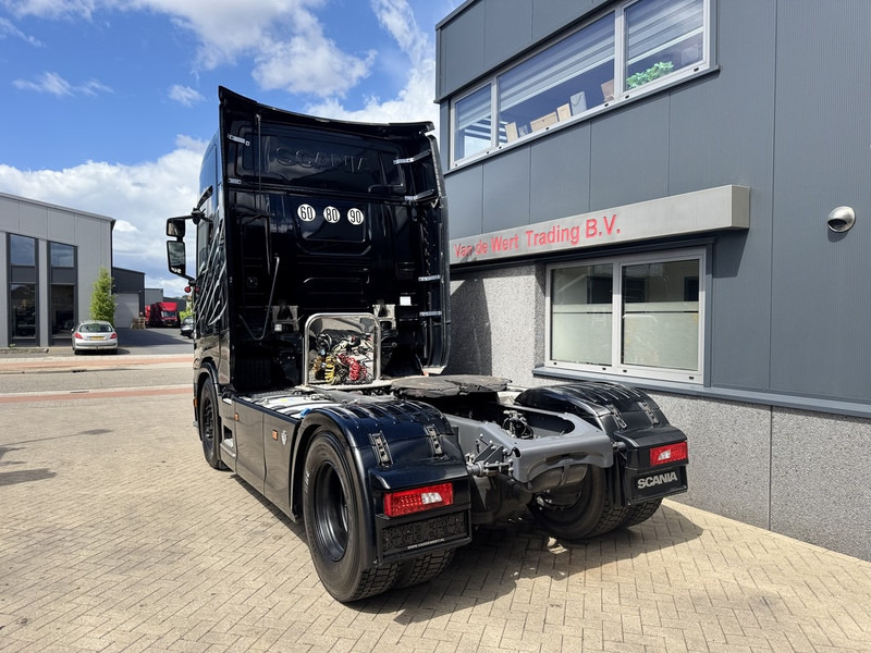 Scania S520 V8 4x2 Full Air - Automaat - Retarder - Euro 6 - I Park Cool - 2018 - TUV 02-2026 - Nyergesvontató: 4 kép. Scania S520 V8 4x2 Full Air - Automaat - Retarder - Euro 6 - I Park Cool - 2018 - TUV 02-2026 - Nyergesvontató: 4 kép.