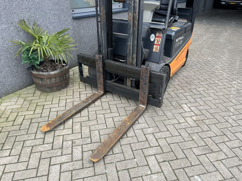Still heftruck forklift R60-30 heftruck duplo460 sideshift 2002 - Elektromos targonca: 5 kép. Still heftruck forklift R60-30 heftruck duplo460 sideshift 2002 - Elektromos targonca: 5 kép.