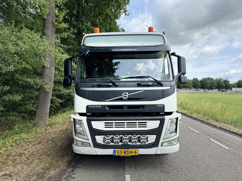 Volvo FM 420 6X2 Machine Transporter / Oprij Vrachtwagen 2013 / EURO 6 / 550DKM / APK 8-26 / Steering Wheel - Autószállító teherautó: 3 kép. Volvo FM 420 6X2 Machine Transporter / Oprij Vrachtwagen 2013 / EURO 6 / 550DKM / APK 8-26 / Steering Wheel - Autószállító teherautó: 3 kép.