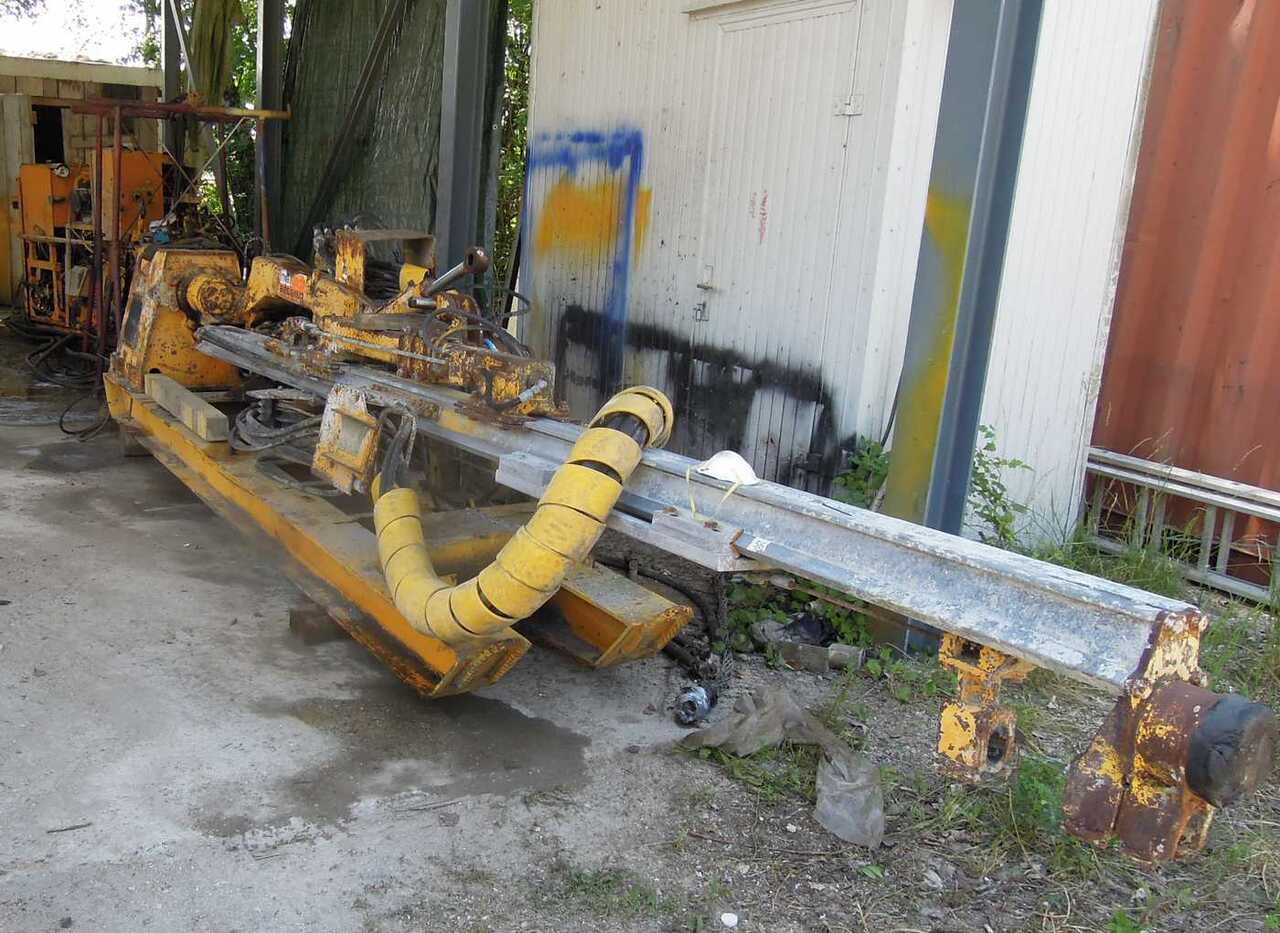 AtlasCopco BUT 6 EH drill boom - Alagútfúró gépek: 5 kép. AtlasCopco BUT 6 EH drill boom - Alagútfúró gépek: 5 kép.