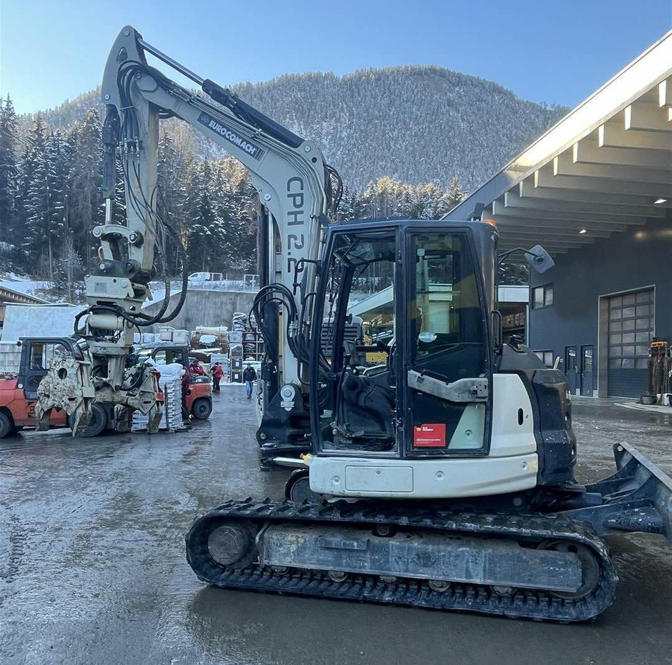 Eurocomach ES 85 ZT 4 + Comacchio CPH 2.2 - Fúrógép: 4 kép. Eurocomach ES 85 ZT 4 + Comacchio CPH 2.2 - Fúrógép: 4 kép.