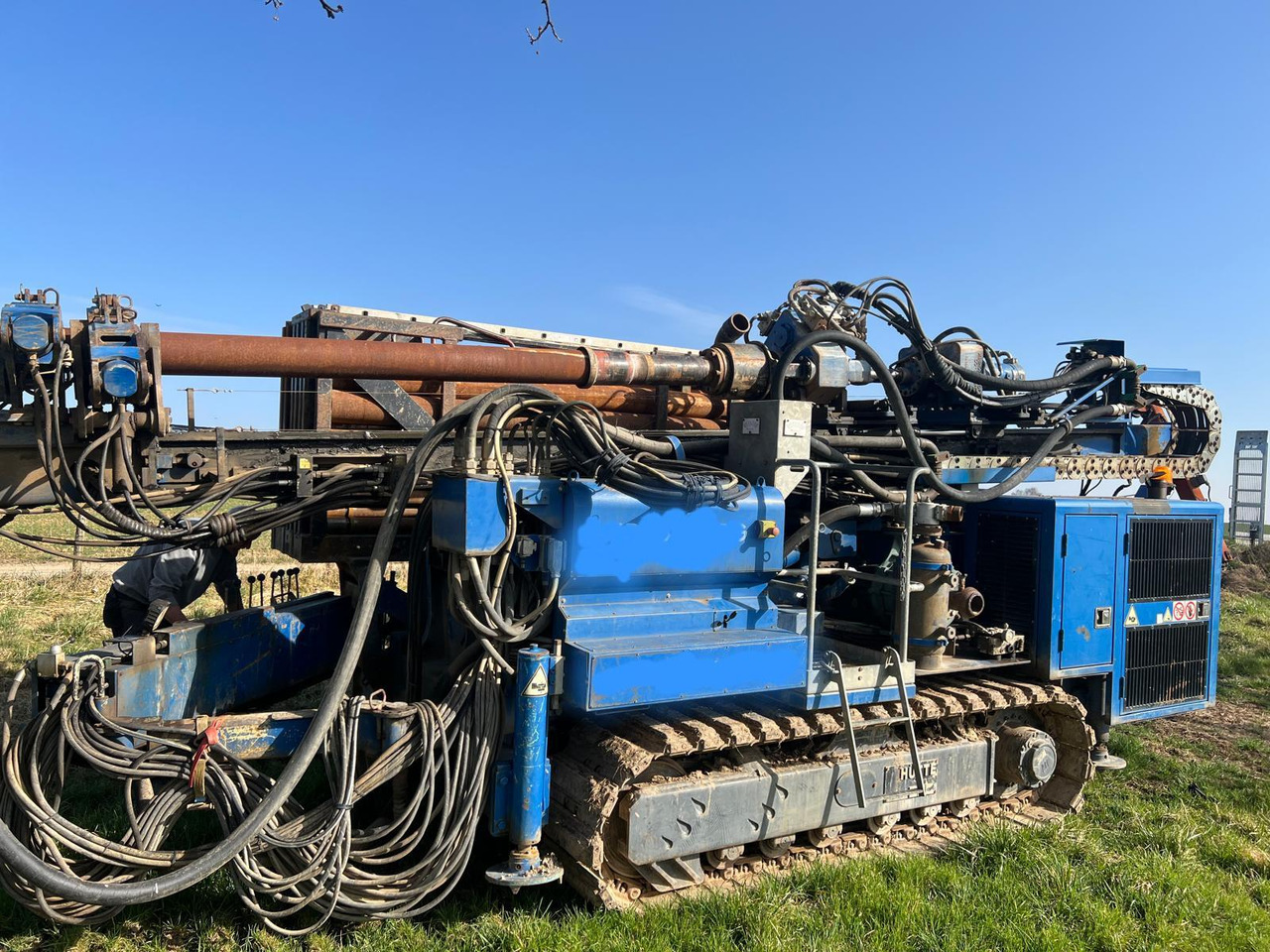 Hütte HBR 205 geothermal drilling rig - Fúrógép: 1 kép. Hütte HBR 205 geothermal drilling rig - Fúrógép: 1 kép.