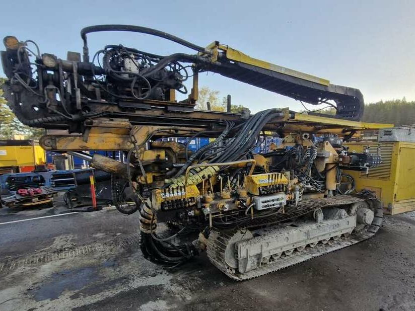 Klemm KR 805-2 - Fúrógép: 1 kép. Klemm KR 805-2 - Fúrógép: 1 kép.