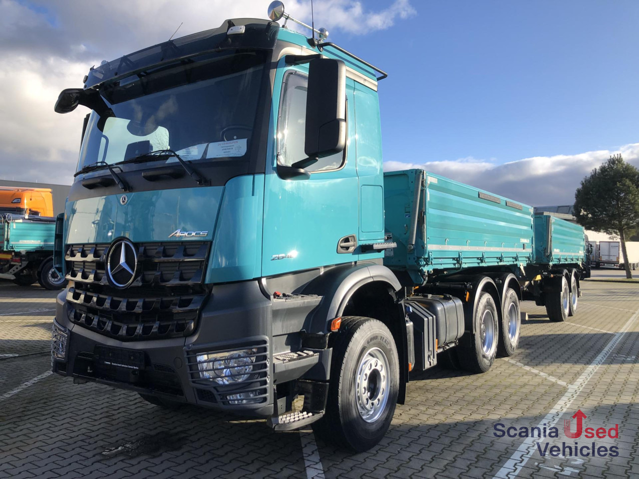 MERCEDES-BENZ Arocs 2648 / Komplettzug - Billenőplatós teherautó: 1 kép. MERCEDES-BENZ Arocs 2648 / Komplettzug - Billenőplatós teherautó: 1 kép.