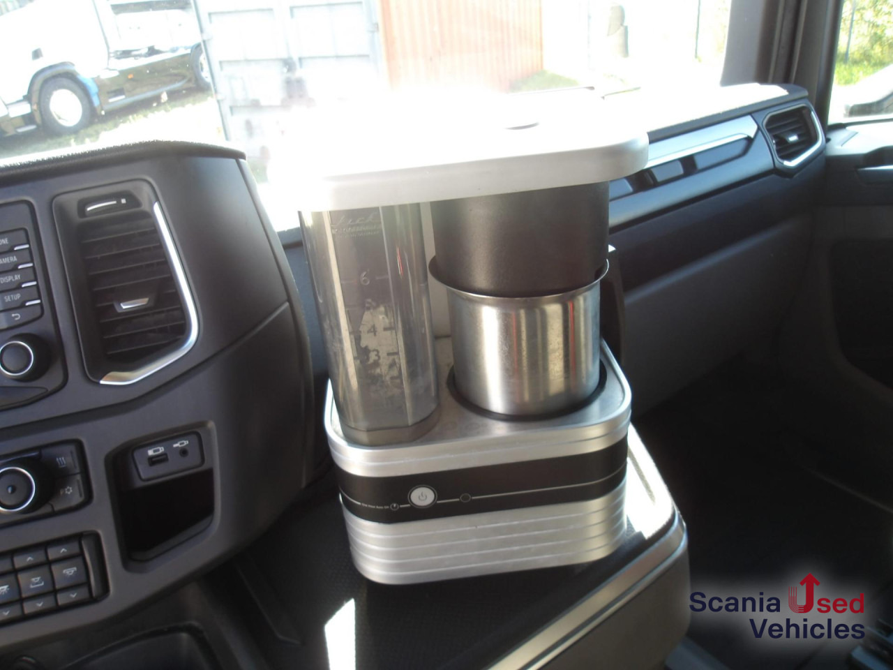 SCANIA R 450 A4x2NA / Hydraulikanlage / ALCOA / Navi - Nyergesvontató: 2 kép. SCANIA R 450 A4x2NA / Hydraulikanlage / ALCOA / Navi - Nyergesvontató: 2 kép.