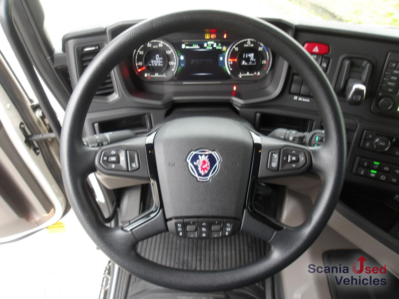 SCANIA R 460 A4x2NA / Hydraulik - Nyergesvontató: 2 kép. SCANIA R 460 A4x2NA / Hydraulik - Nyergesvontató: 2 kép.