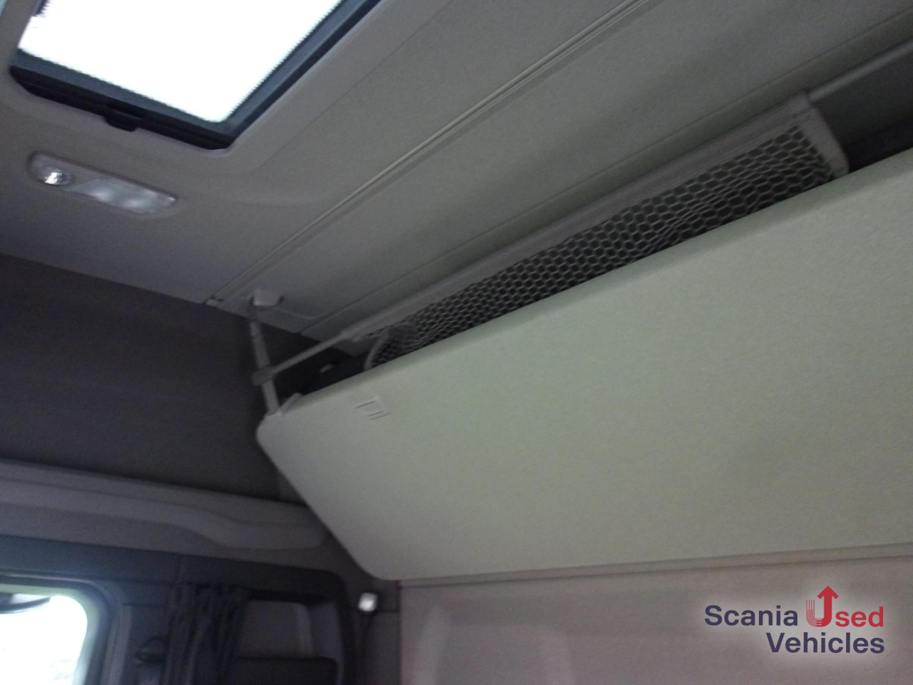 SCANIA R 460 A4x2NA / Navi / LED - Nyergesvontató: 5 kép. SCANIA R 460 A4x2NA / Navi / LED - Nyergesvontató: 5 kép.