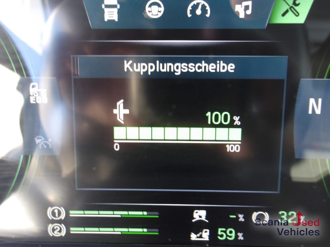 SCANIA R 460 A4x2NA - Nyergesvontató: 4 kép. SCANIA R 460 A4x2NA - Nyergesvontató: 4 kép.