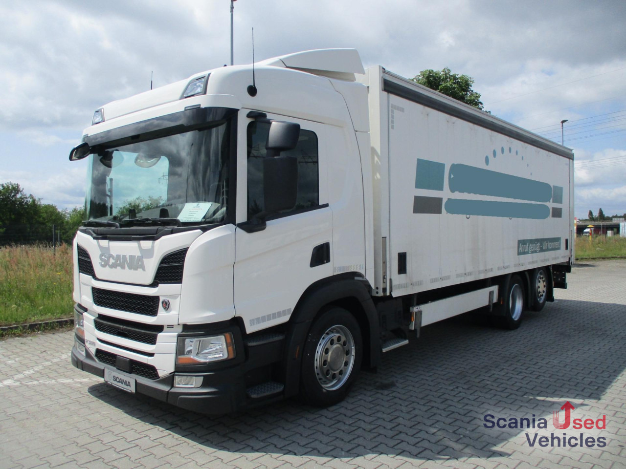 SCANIA P 320 B6x2*4LB - Italszállító teherautó: 1 kép. SCANIA P 320 B6x2*4LB - Italszállító teherautó: 1 kép.