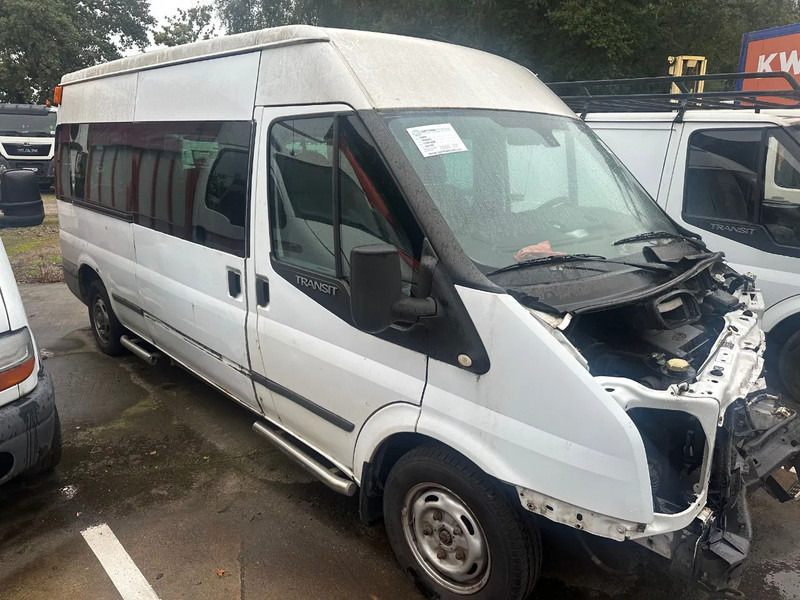 Ford TRANSIT - Busz: 4 kép. Ford TRANSIT - Busz: 4 kép.