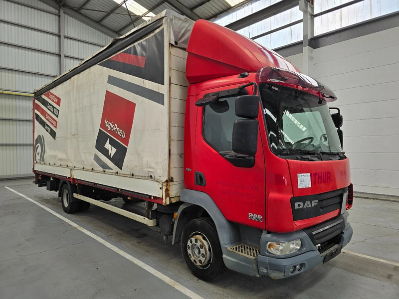 DAF LF 45 220 / EURO 5 / AIRCO / MANUEL / DHOLLANDIA 2000kg - Ponyvás teherautó: 3 kép. DAF LF 45 220 / EURO 5 / AIRCO / MANUEL / DHOLLANDIA 2000kg - Ponyvás teherautó: 3 kép.