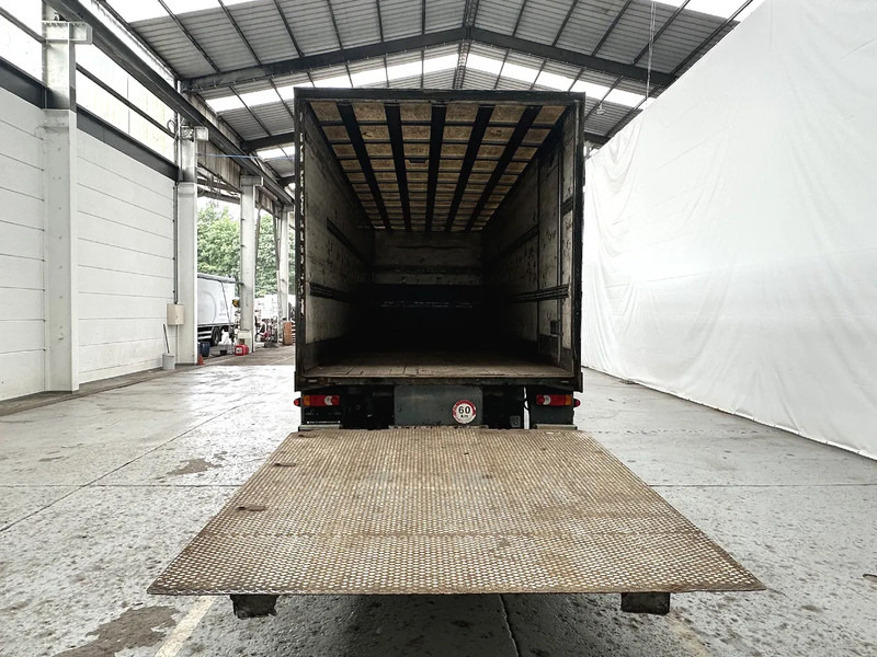 DAF LF 55.220 AE45 LAMMES/LAMMES - BLATT / BLATT - Dobozos felépítményű teherautó: 4 kép. DAF LF 55.220 AE45 LAMMES/LAMMES - BLATT / BLATT - Dobozos felépítményű teherautó: 4 kép.