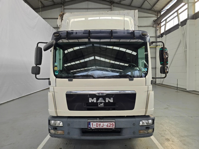 MAN TGL 12.220 AUTOMAAT / AIRCO - Dobozos felépítményű teherautó: 2 kép. MAN TGL 12.220 AUTOMAAT / AIRCO - Dobozos felépítményű teherautó: 2 kép.