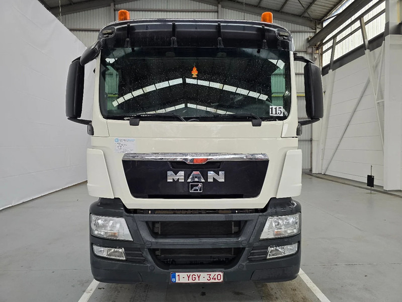 MAN TGS 26.440 6x4 / EURO 5 / AIRCO - Alvaz teherautó: 2 kép. MAN TGS 26.440 6x4 / EURO 5 / AIRCO - Alvaz teherautó: 2 kép.