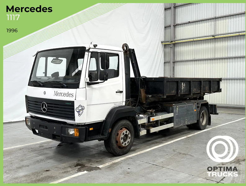 Mercedes-Benz 1117 - Billenőplatós teherautó: 1 kép. Mercedes-Benz 1117 - Billenőplatós teherautó: 1 kép.