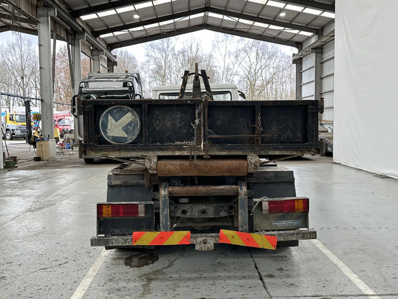 Mercedes-Benz 1117 - Billenőplatós teherautó: 4 kép. Mercedes-Benz 1117 - Billenőplatós teherautó: 4 kép.