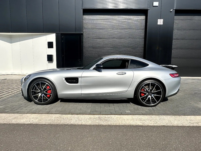Mercedes-Benz AMG GT S / V8 4.0 L Biturbo (M178) - Autó: 3 kép. Mercedes-Benz AMG GT S / V8 4.0 L Biturbo (M178) - Autó: 3 kép.