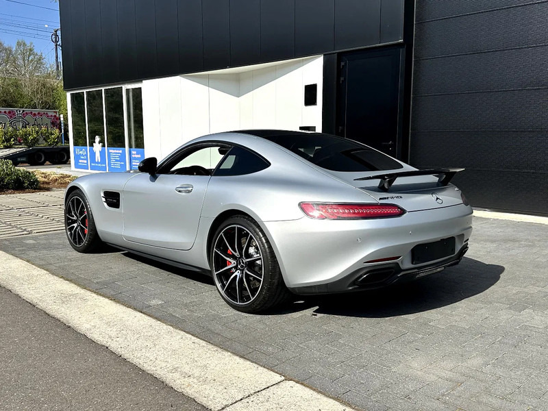 Mercedes-Benz AMG GT S / V8 4.0 L Biturbo (M178) - Autó: 4 kép. Mercedes-Benz AMG GT S / V8 4.0 L Biturbo (M178) - Autó: 4 kép.