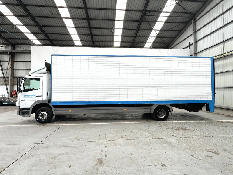Mercedes-Benz Atego 1218 SIDE DOOR / LIFT / LAMMES - LAMMES / BLATT - BLATT - Dobozos felépítményű teherautó: 2 kép. Mercedes-Benz Atego 1218 SIDE DOOR / LIFT / LAMMES - LAMMES / BLATT - BLATT - Dobozos felépítményű teherautó: 2 kép.