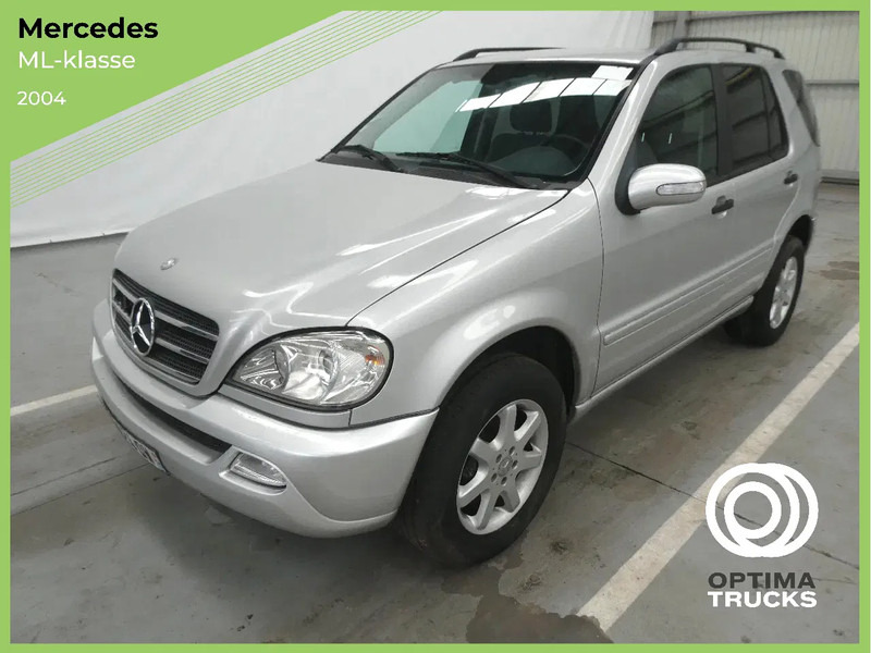 Mercedes-Benz M-Klasse ML 270 CDI 4x4 - Terepjáró/ SUV: 1 kép. Mercedes-Benz M-Klasse ML 270 CDI 4x4 - Terepjáró/ SUV: 1 kép.