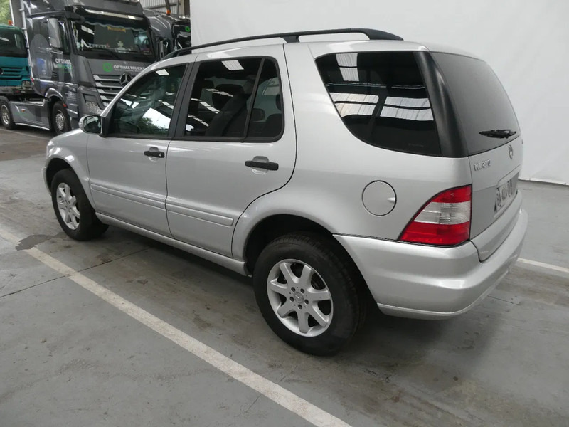 Mercedes-Benz M-Klasse ML 270 CDI 4x4 - Terepjáró/ SUV: 3 kép. Mercedes-Benz M-Klasse ML 270 CDI 4x4 - Terepjáró/ SUV: 3 kép.