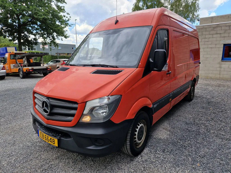Mercedes-Benz Sprinter 310 EURO 5 - Kis furgon: 4 kép. Mercedes-Benz Sprinter 310 EURO 5 - Kis furgon: 4 kép.