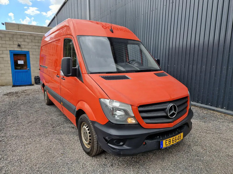 Mercedes-Benz Sprinter 310 EURO 5 - Kis furgon: 2 kép. Mercedes-Benz Sprinter 310 EURO 5 - Kis furgon: 2 kép.