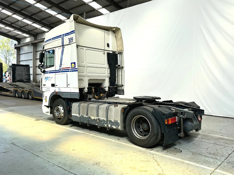 DAF XF 105.410 Superspacecab - Nyergesvontató: 3 kép. DAF XF 105.410 Superspacecab - Nyergesvontató: 3 kép.