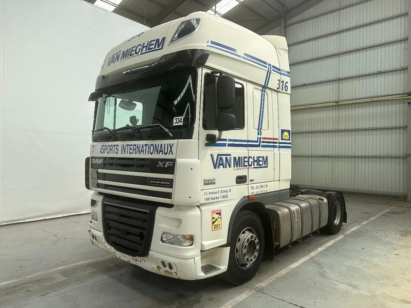DAF XF 105.410 Superspacecab - Nyergesvontató: 1 kép. DAF XF 105.410 Superspacecab - Nyergesvontató: 1 kép.
