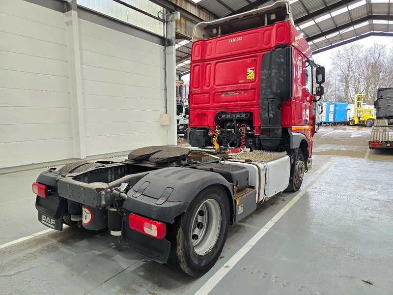 DAF XF 106.460 EURO 6 / RETARDER / PTO / MANUEL / AIRCO - Nyergesvontató: 5 kép. DAF XF 106.460 EURO 6 / RETARDER / PTO / MANUEL / AIRCO - Nyergesvontató: 5 kép.