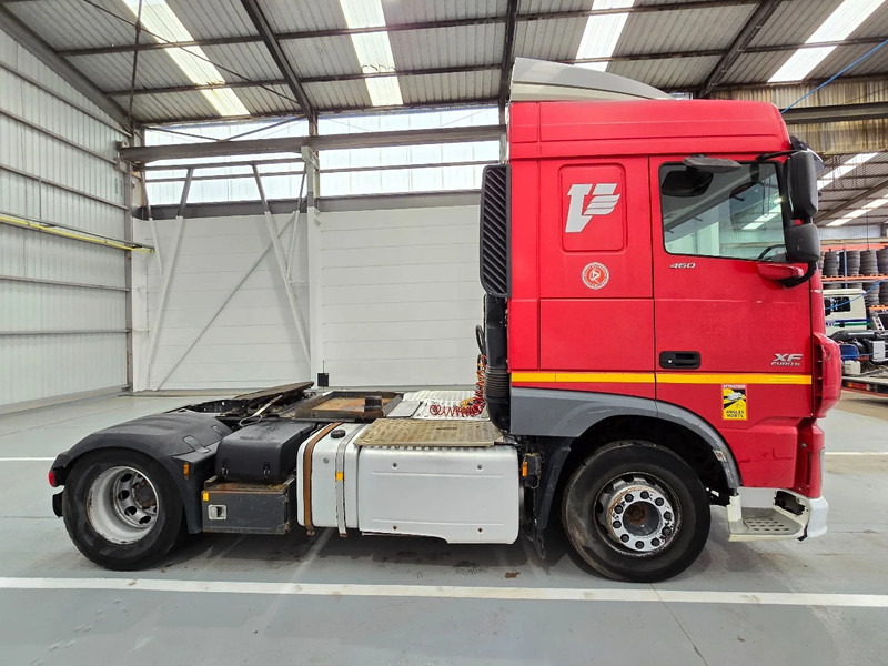 DAF XF 106.460 EURO 6 / RETARDER / PTO / MANUEL / AIRCO - Nyergesvontató: 4 kép. DAF XF 106.460 EURO 6 / RETARDER / PTO / MANUEL / AIRCO - Nyergesvontató: 4 kép.
