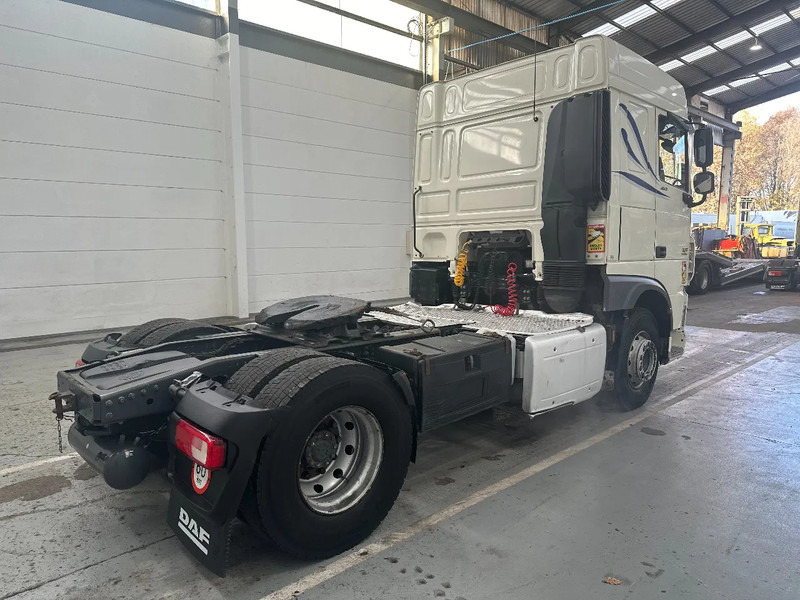 DAF XF 106.460 SPACECAB - Nyergesvontató: 4 kép. DAF XF 106.460 SPACECAB - Nyergesvontató: 4 kép.