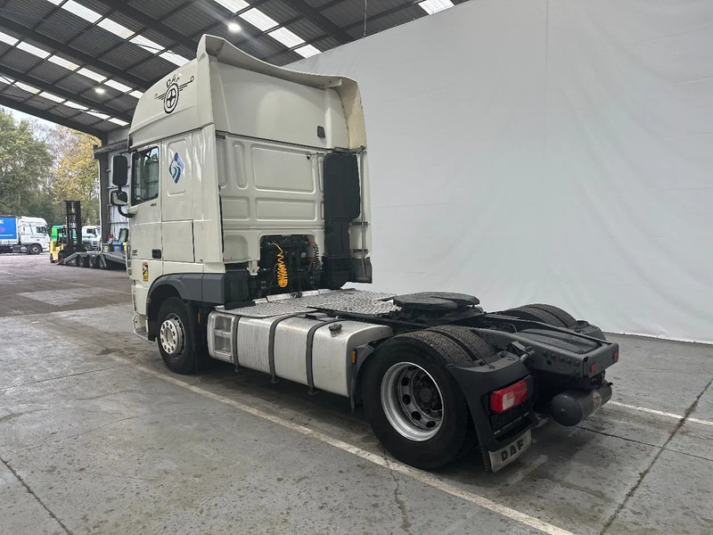 DAF XF 106.460 Superspacecab - Nyergesvontató: 3 kép. DAF XF 106.460 Superspacecab - Nyergesvontató: 3 kép.