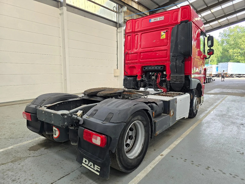 DAF XF 460 AIRCO / MANUEL / RETARDER - Nyergesvontató: 5 kép. DAF XF 460 AIRCO / MANUEL / RETARDER - Nyergesvontató: 5 kép.