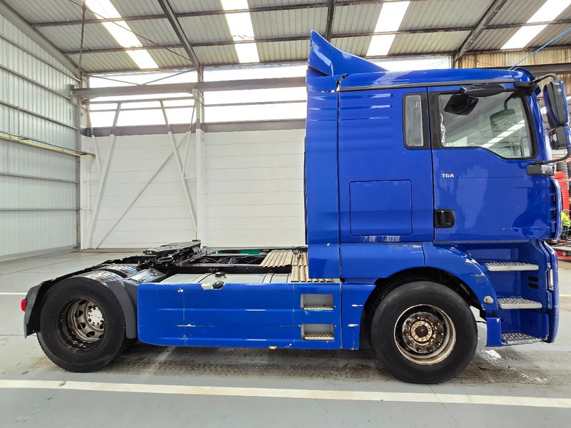 MAN TGA 18.430 MANUEL / RETARDER / AIRCO - Nyergesvontató: 4 kép. MAN TGA 18.430 MANUEL / RETARDER / AIRCO - Nyergesvontató: 4 kép.