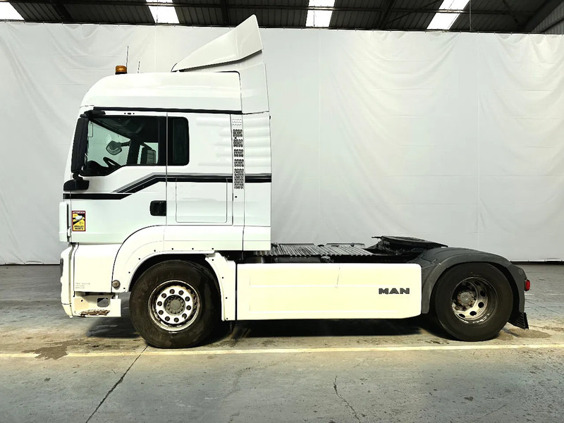 MAN TGS 18.360 AIRCO - Nyergesvontató: 2 kép. MAN TGS 18.360 AIRCO - Nyergesvontató: 2 kép.