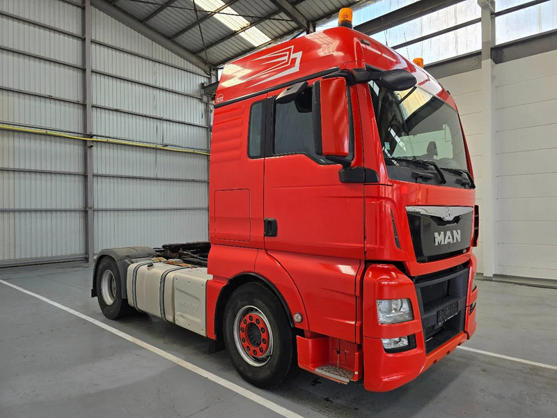 MAN TGX 18.440 EURO 6 / PTO / AIRCO - Nyergesvontató: 3 kép. MAN TGX 18.440 EURO 6 / PTO / AIRCO - Nyergesvontató: 3 kép.