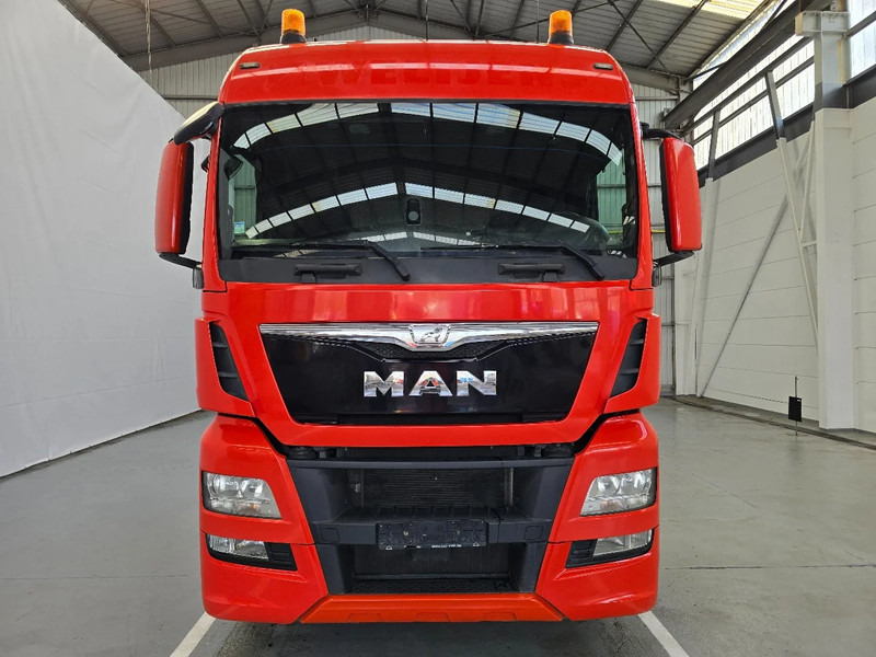 MAN TGX 18.440 EURO 6 / PTO / AIRCO - Nyergesvontató: 2 kép. MAN TGX 18.440 EURO 6 / PTO / AIRCO - Nyergesvontató: 2 kép.