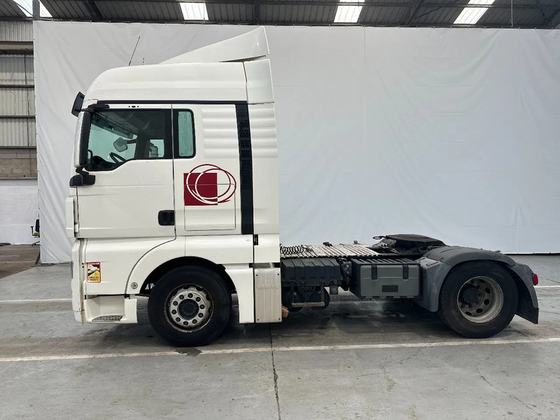 MAN TGX 18.440 XLX / 8 STUCK-PIECES / EURO 5 - Nyergesvontató: 2 kép. MAN TGX 18.440 XLX / 8 STUCK-PIECES / EURO 5 - Nyergesvontató: 2 kép.