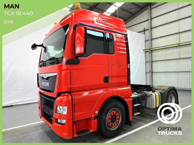 MAN TGX 18.440 XLX / EURO 6 / AIRCO / PTO - Nyergesvontató: 1 kép. MAN TGX 18.440 XLX / EURO 6 / AIRCO / PTO - Nyergesvontató: 1 kép.