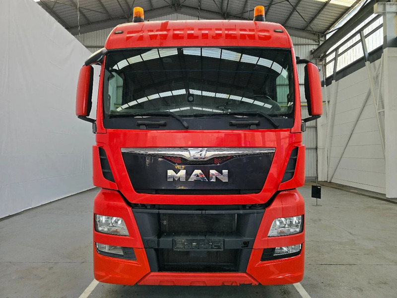 MAN TGX 18.440 XLX / EURO 6 / AIRCO / PTO - Nyergesvontató: 2 kép. MAN TGX 18.440 XLX / EURO 6 / AIRCO / PTO - Nyergesvontató: 2 kép.