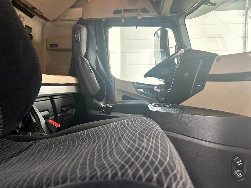 Nyergesvontató Mercedes-Benz Actros 1842 EURO 5: 7 kép. Nyergesvontató Mercedes-Benz Actros 1842 EURO 5: 7 kép.