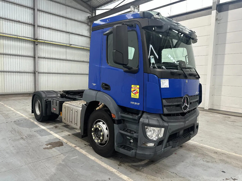 Mercedes-Benz Antos 1833 AIRCO / 352385 km - Nyergesvontató: 5 kép. Mercedes-Benz Antos 1833 AIRCO / 352385 km - Nyergesvontató: 5 kép.