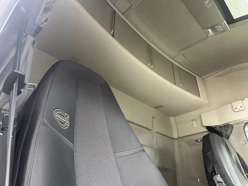 Nyergesvontató Volvo FH 13.460 Globetrotter / 6x2 / VEB / 469612 km / EURO 6 /PTO: 10 kép.
