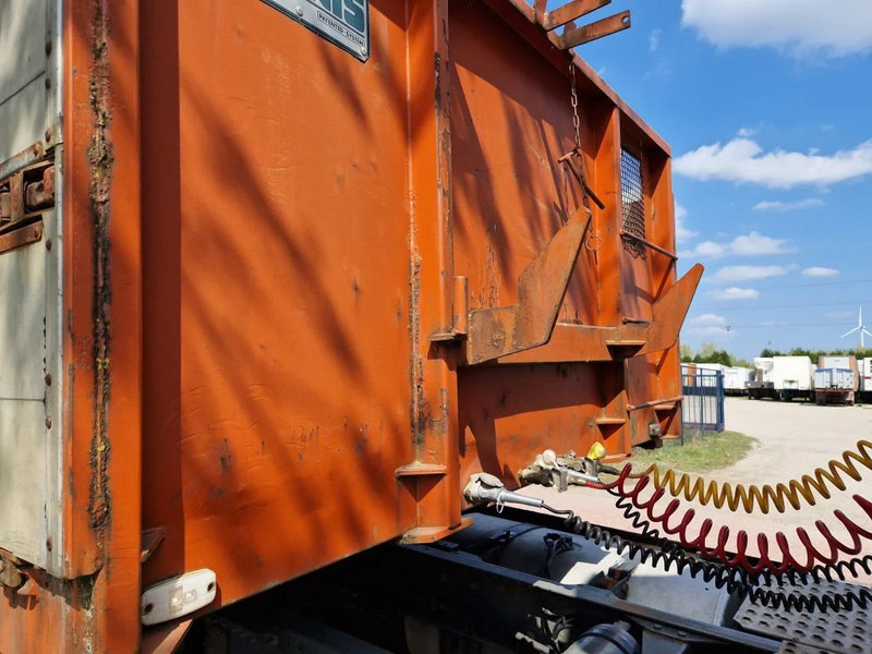 Pacton 3 AS / ROLKRAAN KENNIS TYPE 14.000 / FREINS TAMBOURS / DRUM BRAKES - Platós félpótkocsi: 2 kép. Pacton 3 AS / ROLKRAAN KENNIS TYPE 14.000 / FREINS TAMBOURS / DRUM BRAKES - Platós félpótkocsi: 2 kép.
