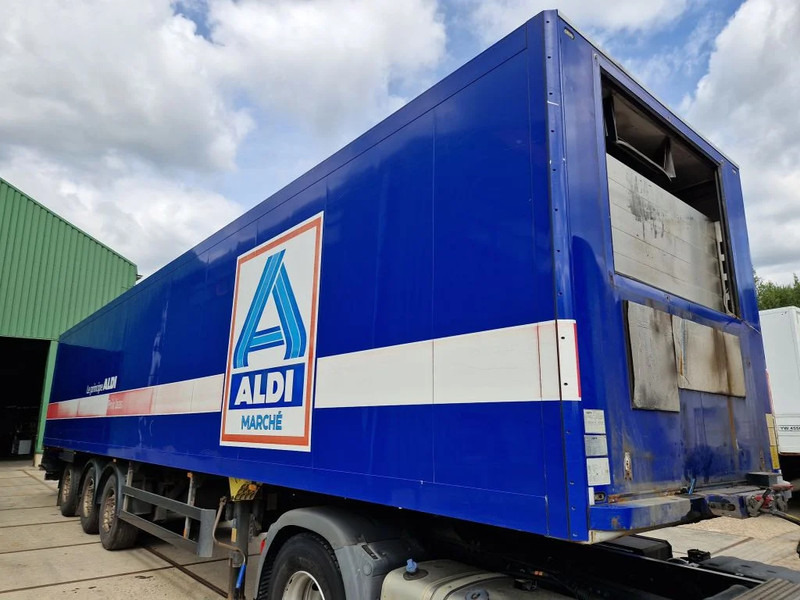 Schmitz Cargobull SKO 24 - Félpótkocsi dobozos: 2 kép. Schmitz Cargobull SKO 24 - Félpótkocsi dobozos: 2 kép.