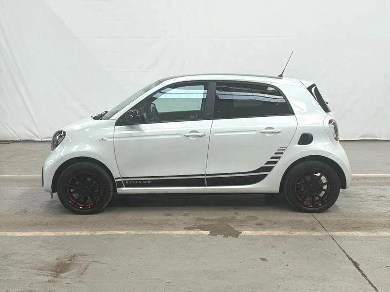 Smart Forfour ONE EQ / 100% ELECTRIC / BRABUS ALLOY WHEELS /EDITION ONE - Autó: 2 kép. Smart Forfour ONE EQ / 100% ELECTRIC / BRABUS ALLOY WHEELS /EDITION ONE - Autó: 2 kép.
