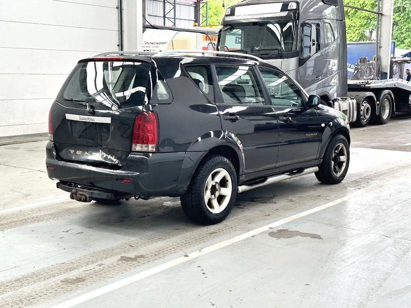 SsangYong Rexton AIRCO / LEATHER / MOTEUR MERCEDES - MERCEDES MOTOR - Autó: 5 kép. SsangYong Rexton AIRCO / LEATHER / MOTEUR MERCEDES - MERCEDES MOTOR - Autó: 5 kép.