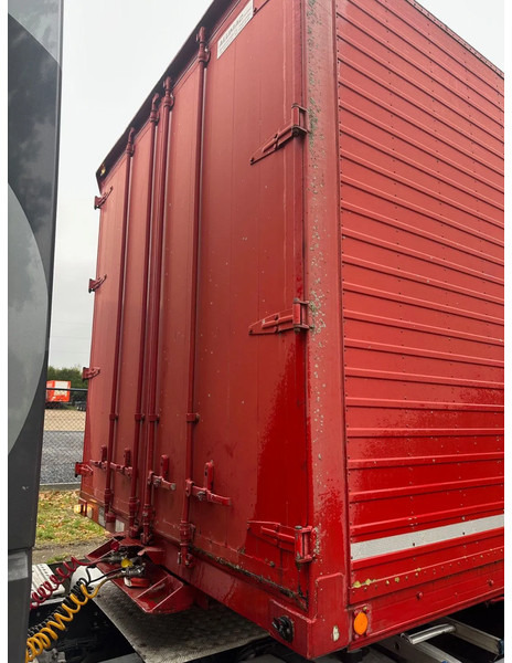 Van Hool 3H0005 - Félpótkocsi mélybölcsős: 5 kép. Van Hool 3H0005 - Félpótkocsi mélybölcsős: 5 kép.